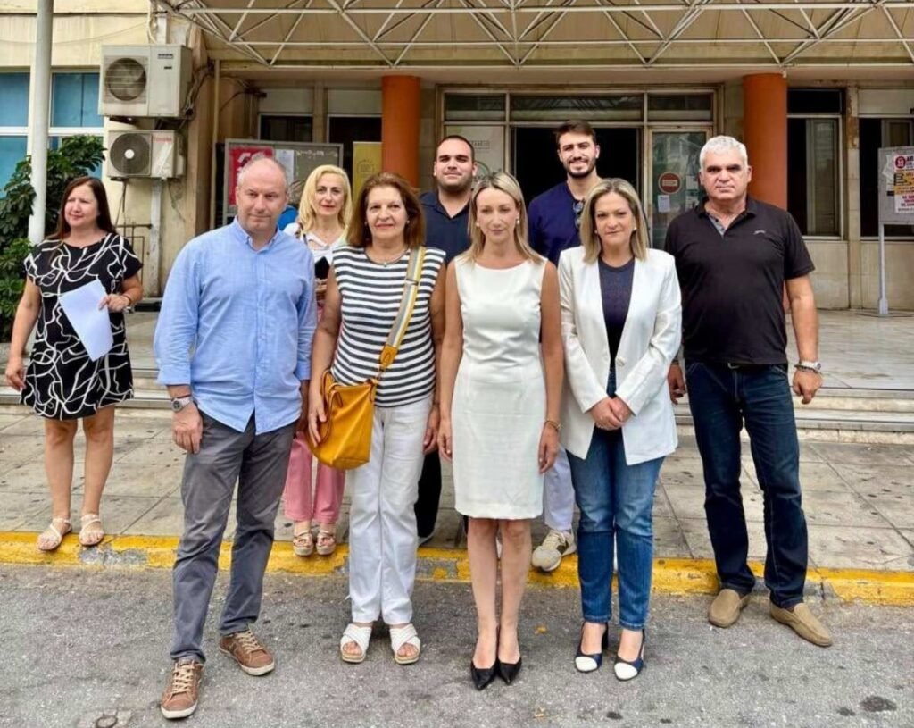 Eπίσκεψη κλιμακίου του ΠΑΣΟΚ στο Τζάνειο νοσοκομείο
