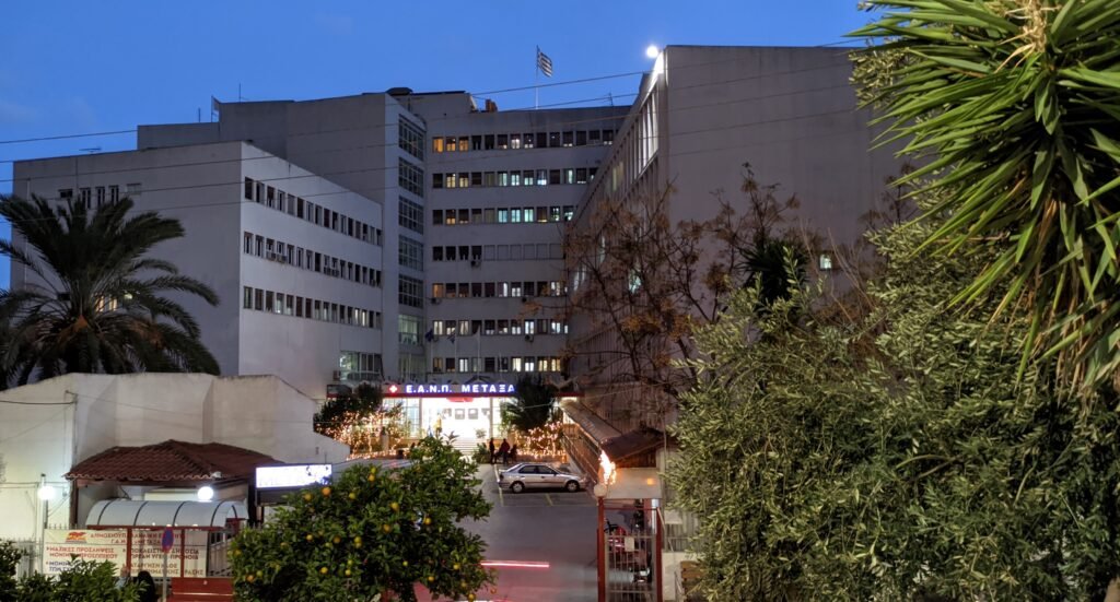 Επίσκεψη κλιμακίου του ΠΑΣΟΚ στο νοσοκομείο Μεταξά